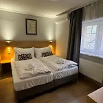 Formanka Na Namesti Hustopeče