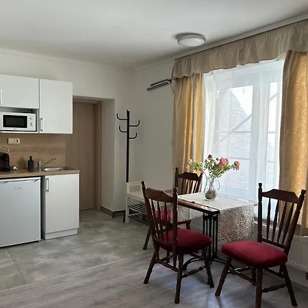 Formanka Na Náměstí Hustopeče